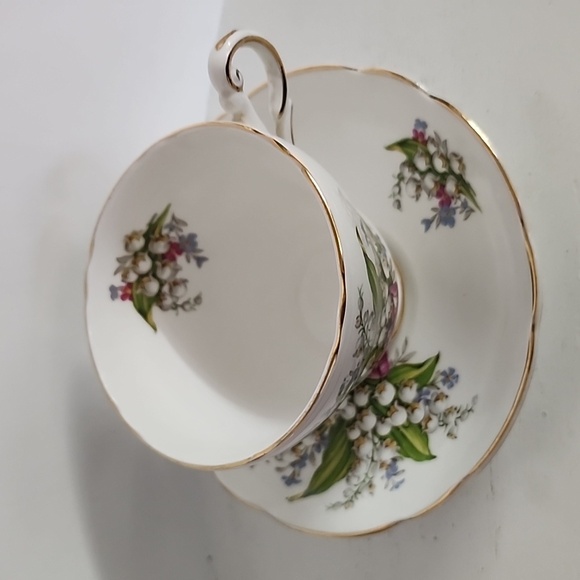 VTG Regency English Bone China Lily of Valley Floral Tea Cup & Saucer Gold Trim - Picture 4 of 9